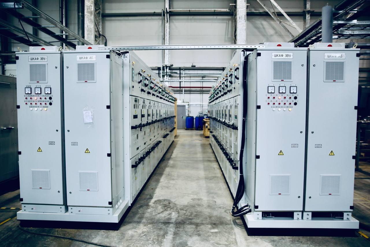 Equipo eléctrico para el rompehielos atómico "Leningrado"