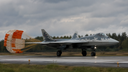 Почему Су-57 до сих пор садится с тормозным парашютом, а F-35 и F-22 — нет