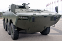 MZKT mostró el nuevo vehículo blindado de transporte de personal MZKT-690003-021 con cañón y ATGM