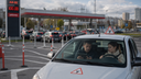 Получить водительские права станет дороже: автошколы начали закладывать в стоимость дорогой бензин