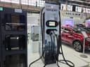 Ростех показал новую зарядную станцию «ФОРА» на 160 кВт для трёх электромобилей