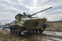 БМД-2 с «дошираком» и антидроновым «мангалом» удивила военных экспертов