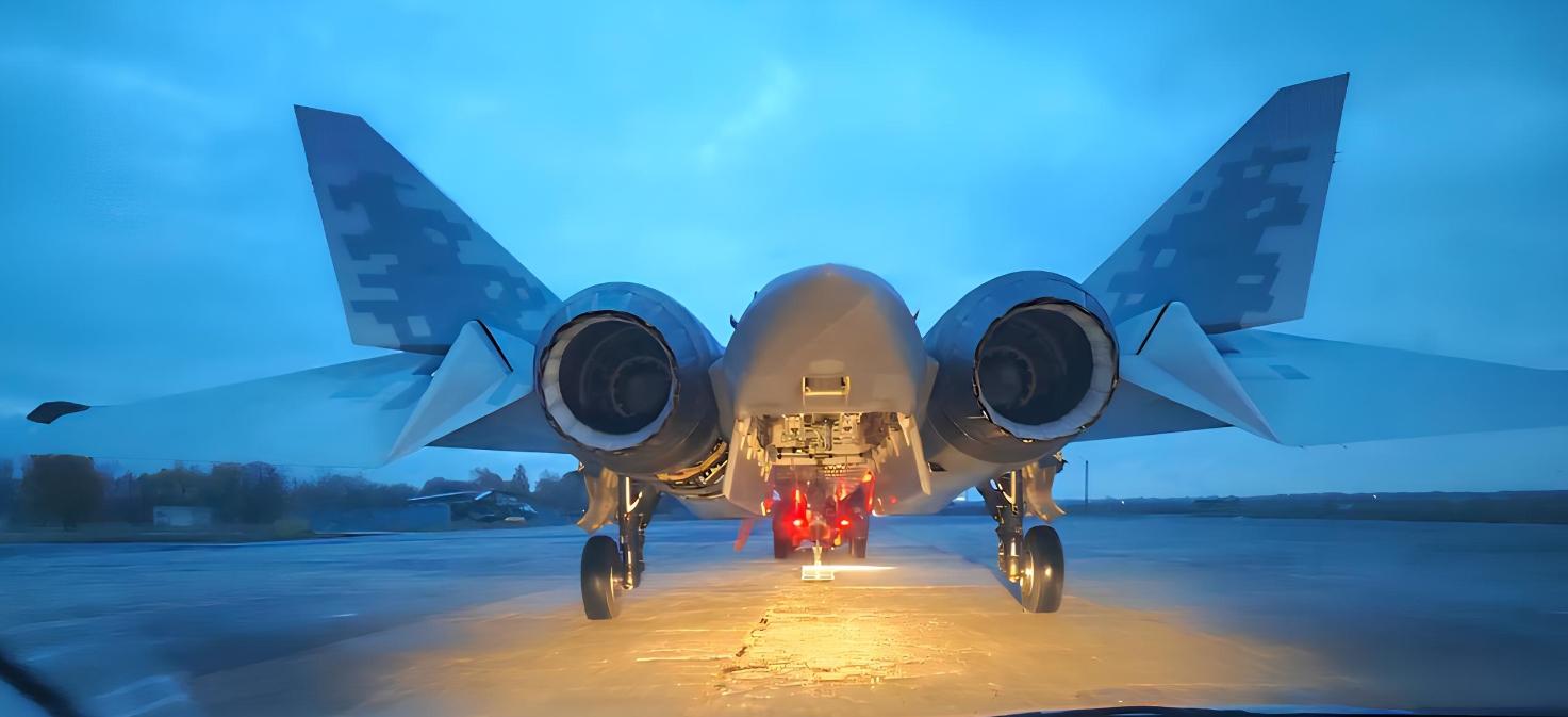 Су-57 с открытым отсеком вооружений