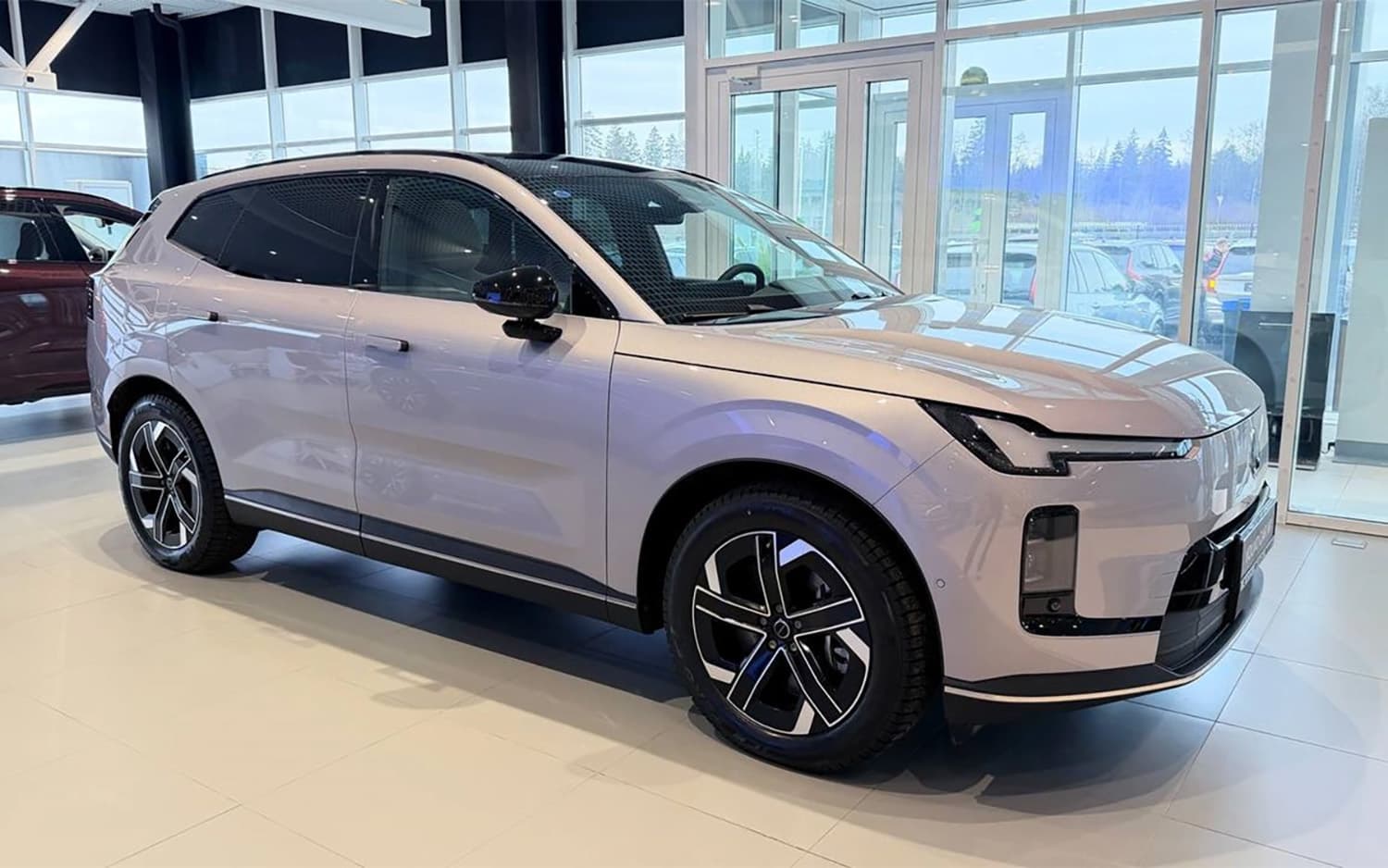 Совершенно новый супергибридный Volvo XC70 выйдет в России 25 апреля: 462 л.с., полный привод и 1200 км на баке бензина