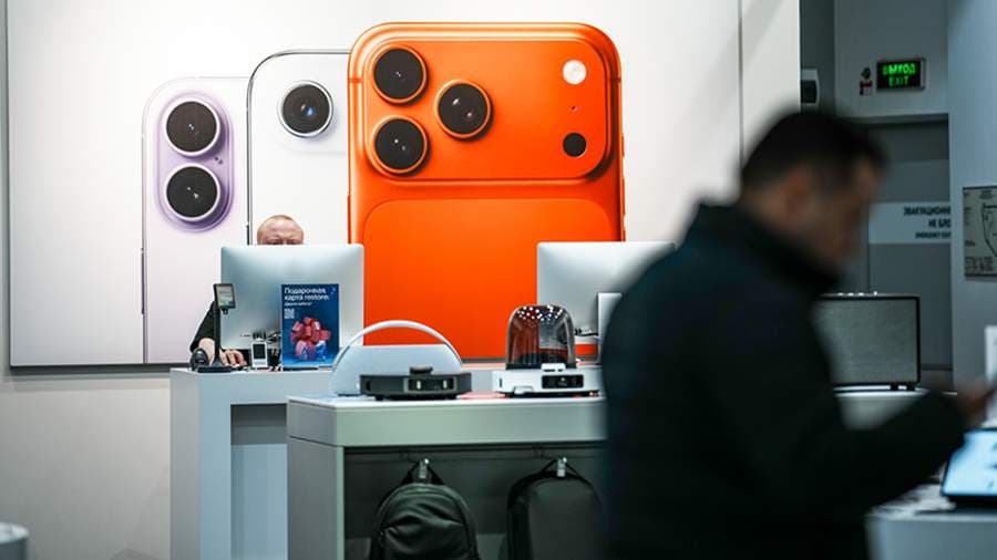 Склады забиты, цены летят вниз: смартфоны Samsung и iPhone в России дешевеют