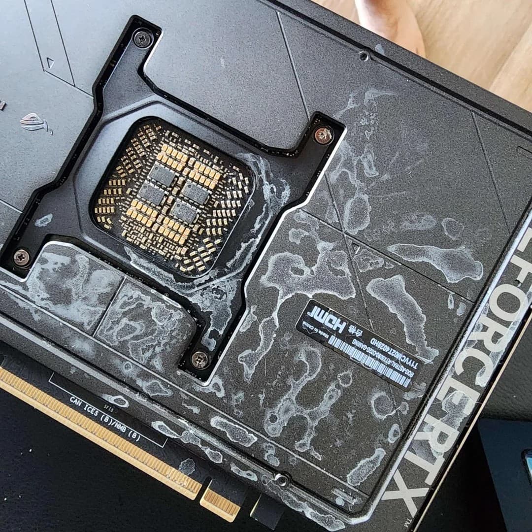 Бракованная жидкостная система NZXT Kraken AIO уничтожила дорогую видеокарту Asus ROG Astral RTX 5090. Компания предлагает компенсацию, но не по рынку