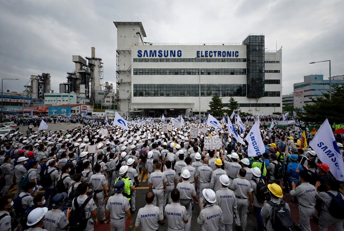 Бунт внутри Samsung: сотрудники требуют 6 млрд долларов и готовы к самой массовой забастовке