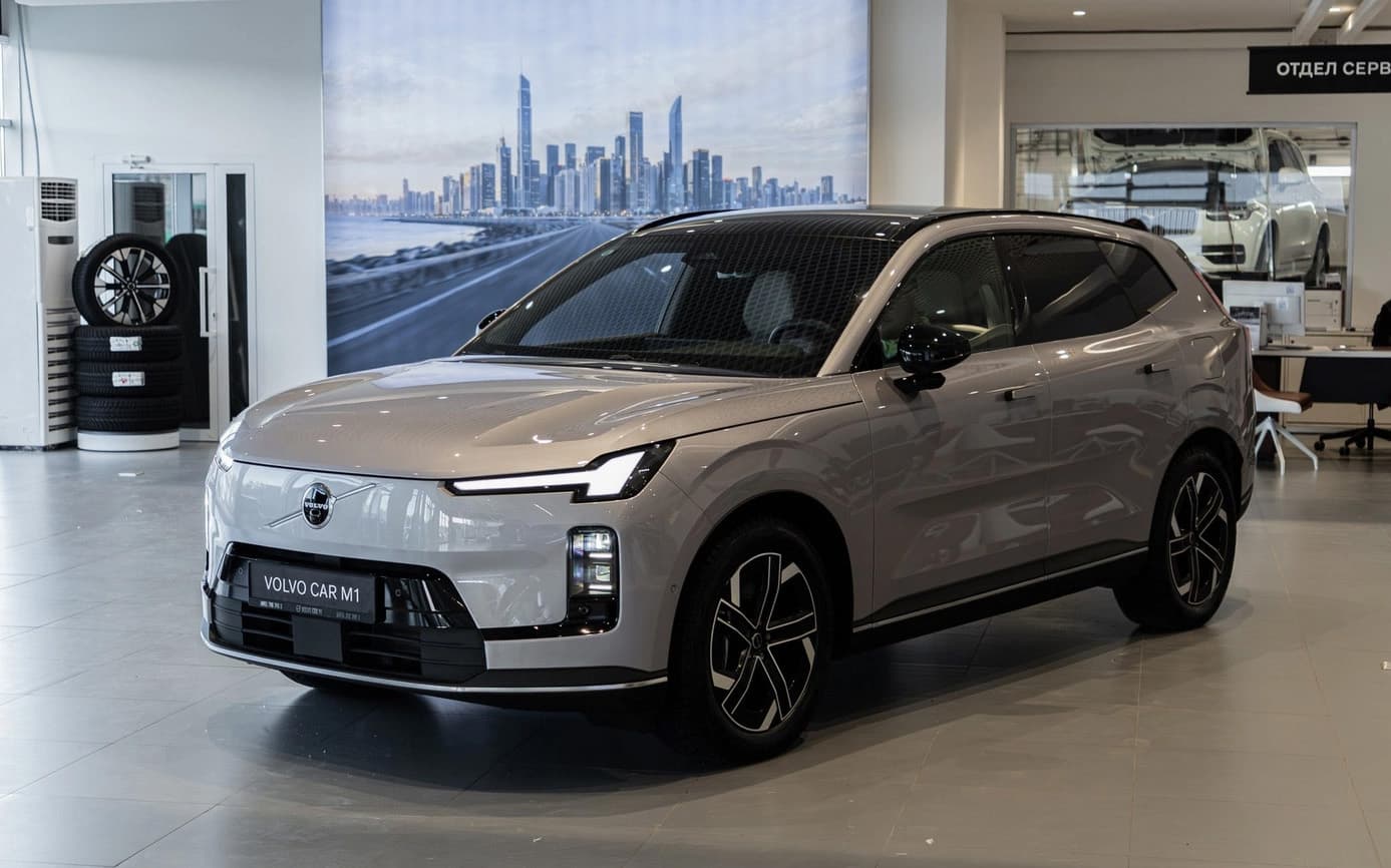 Новый Volvo XC70 представили в России: 462 л. с., полный привод и 1200 км на баке бензина