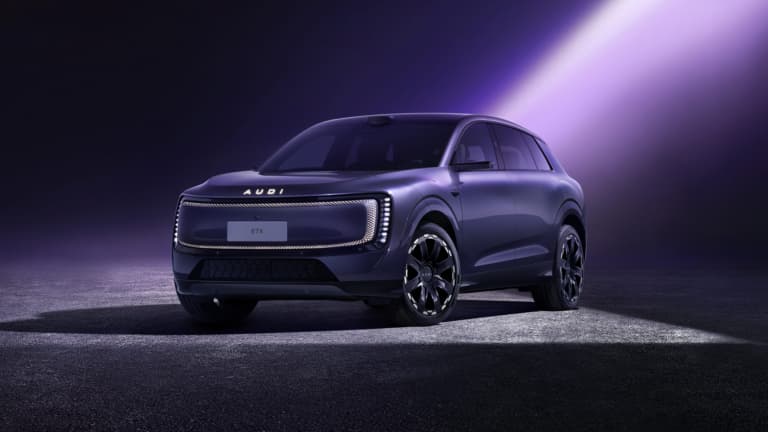 Audi без колец, но с 59-дюймовым дисплеем и новой батереей на 109 кВтч. Предзаказы на Audi E7X откроются уже 8 мая