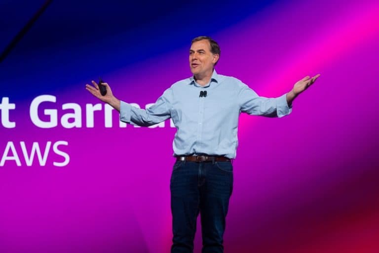 Amazon объяснила инвестиции в OpenAI на фоне партнёрства с Anthropic