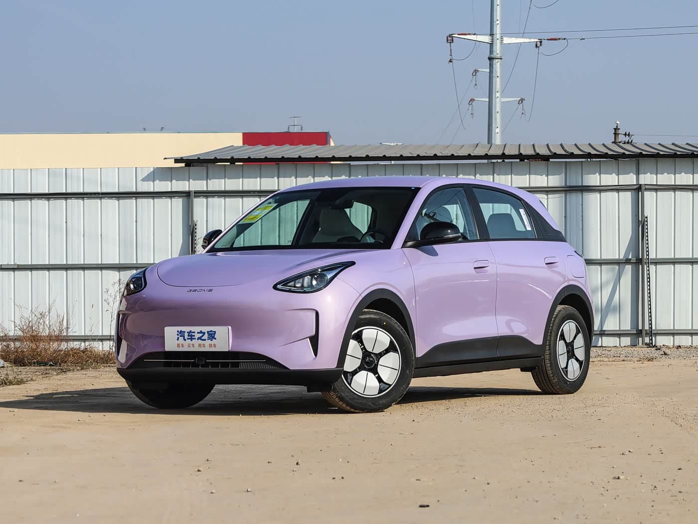 Самый популярный автомобиль в Китае стал лучше: обновленный Geely EX2 проезжает на 10 км больше, чем раньше