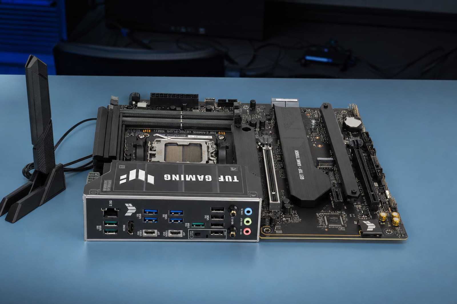 Обзор материнской платы Asus TUF Gaming X870E-Plus WiFi на чипсете AMD X870E