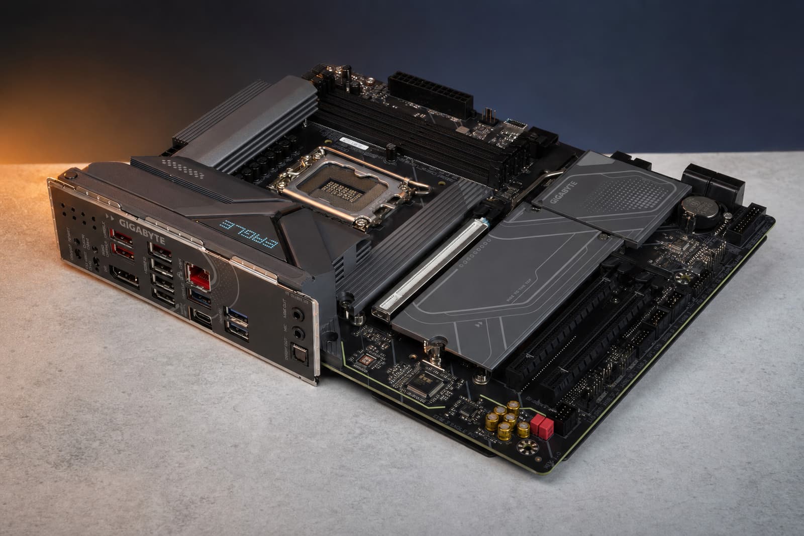 Обзор материнской платы Gigabyte Z890 Eagle Plus на чипсете Intel Z890