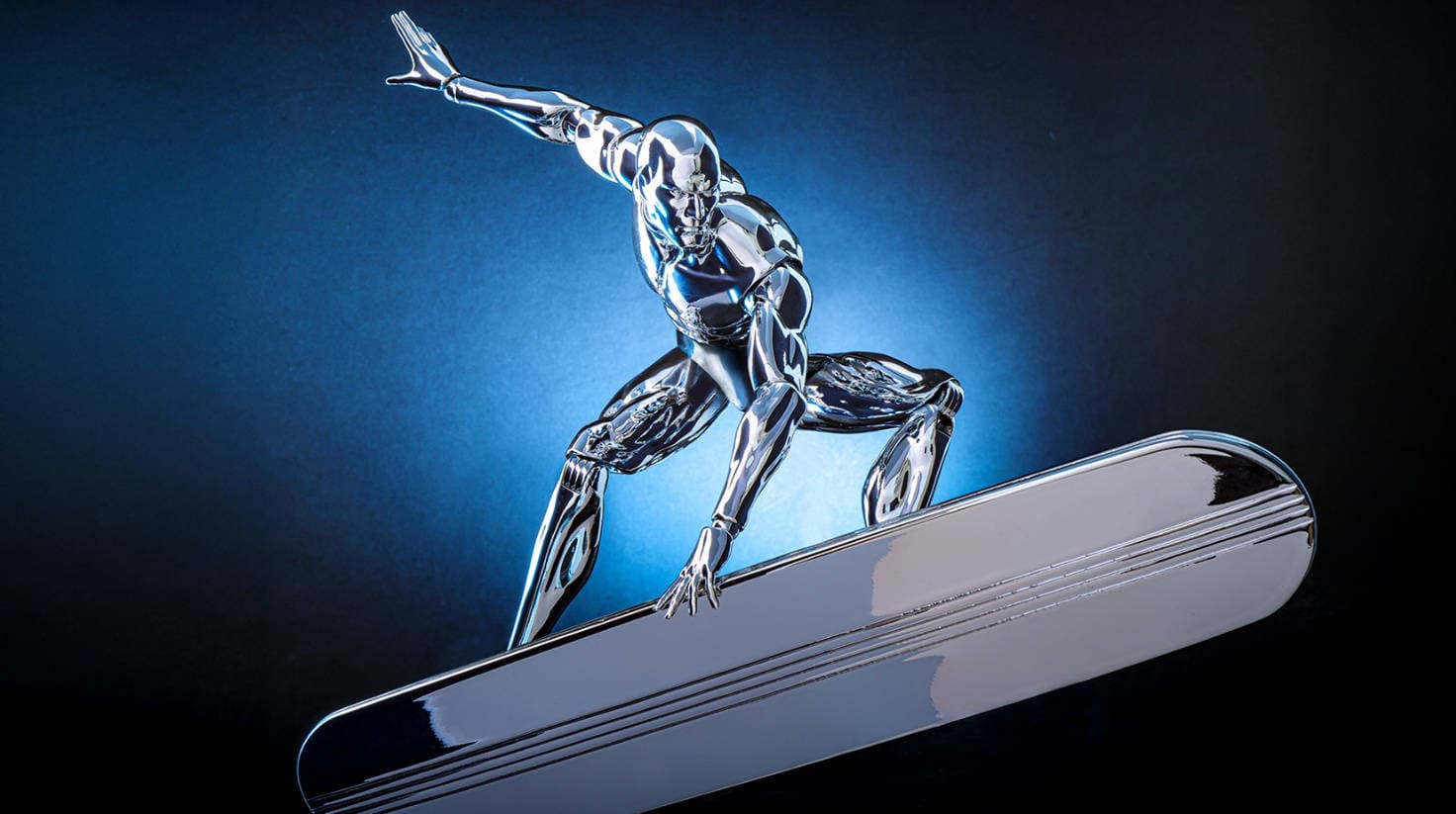 Фигурка Серебряного Сёрфера от Hot Toys