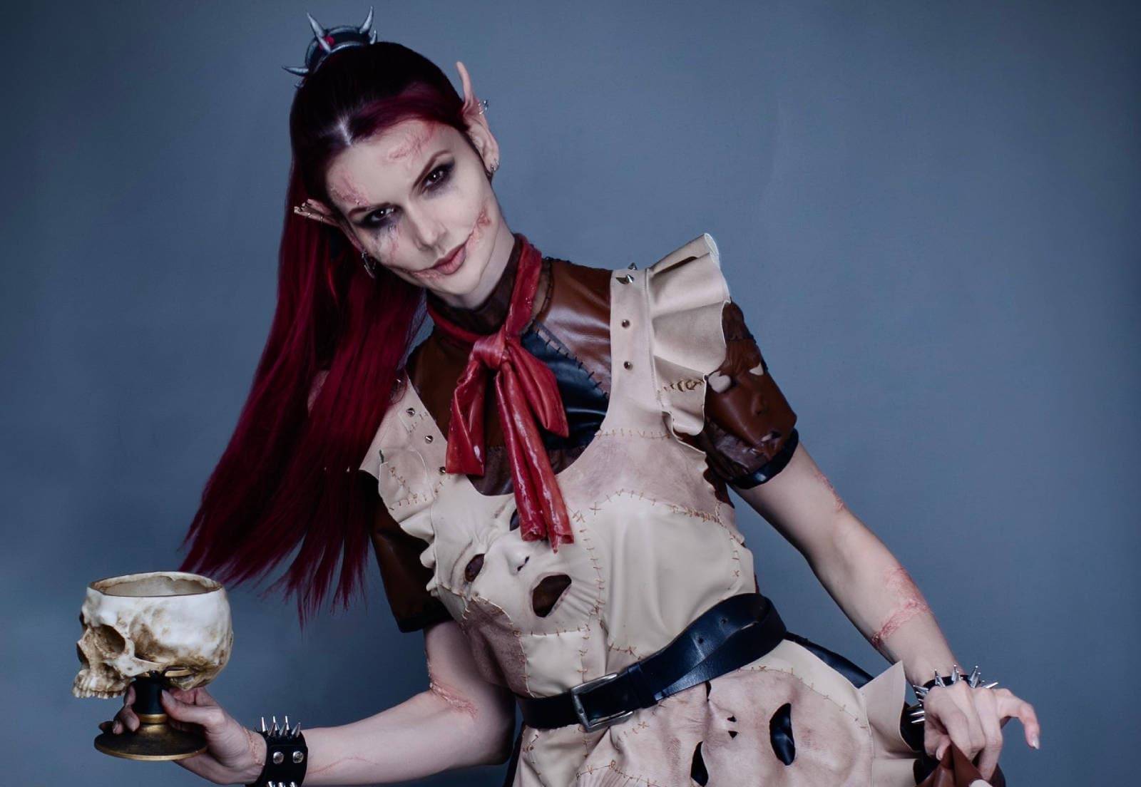 Cosplayer LaSombra as a Drukhari Maid from Warhammer 40,000