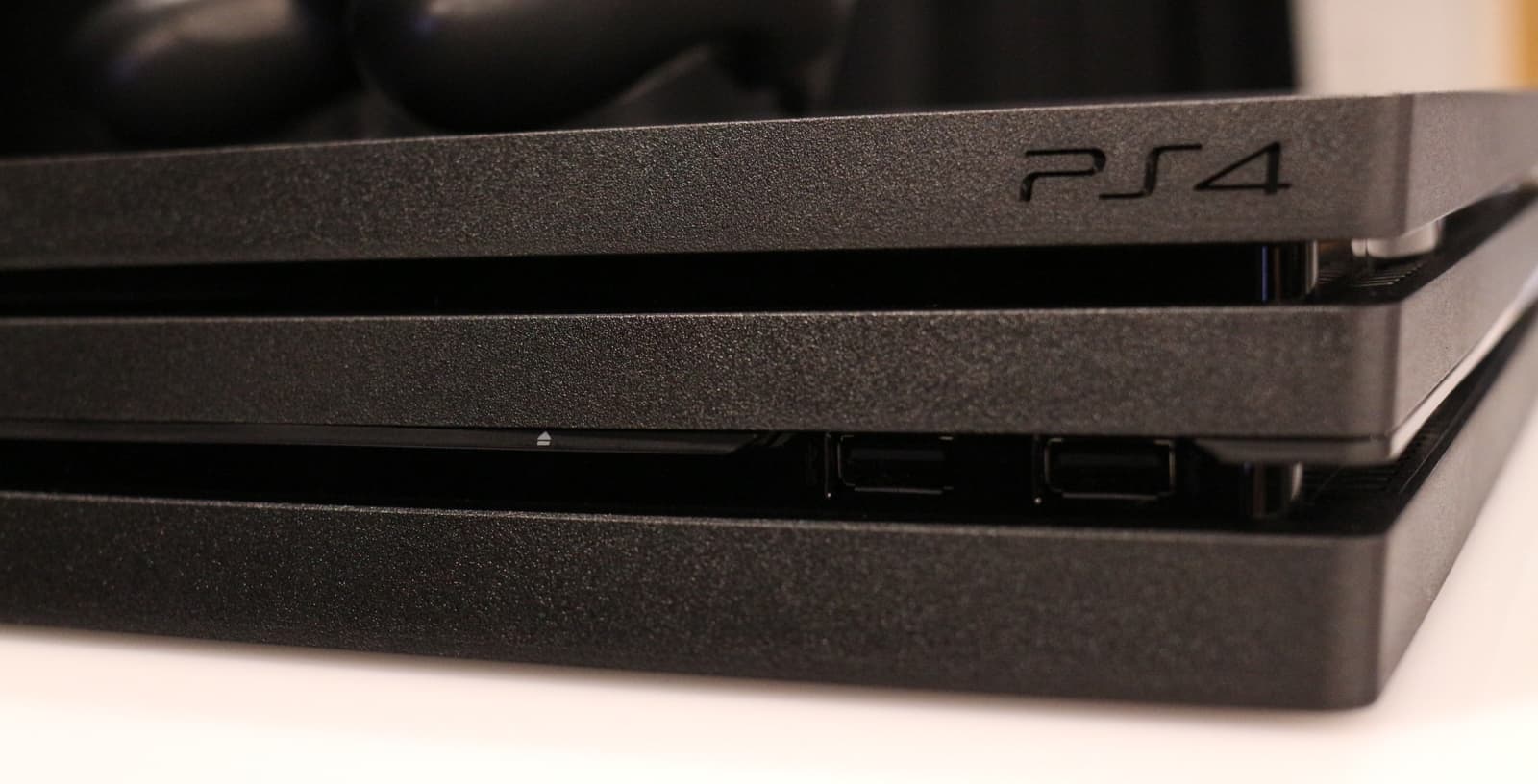 playstation-4-pro-ps4-010.jpg
