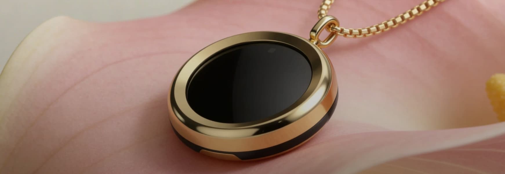 Подвеска The Gem от стартапа бывшей руководительницы Fitbit стоит 300 долларов и умеет только отслеживать уровень УФ-излучения Подвеска The Gem для отслеживания УФ-излучения