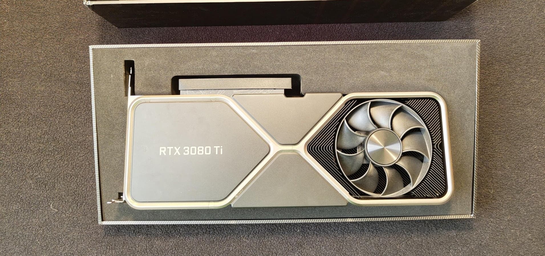 Инженерный образец невышедшей GeForce RTX 3080 Ti 20GB протестировали в ...