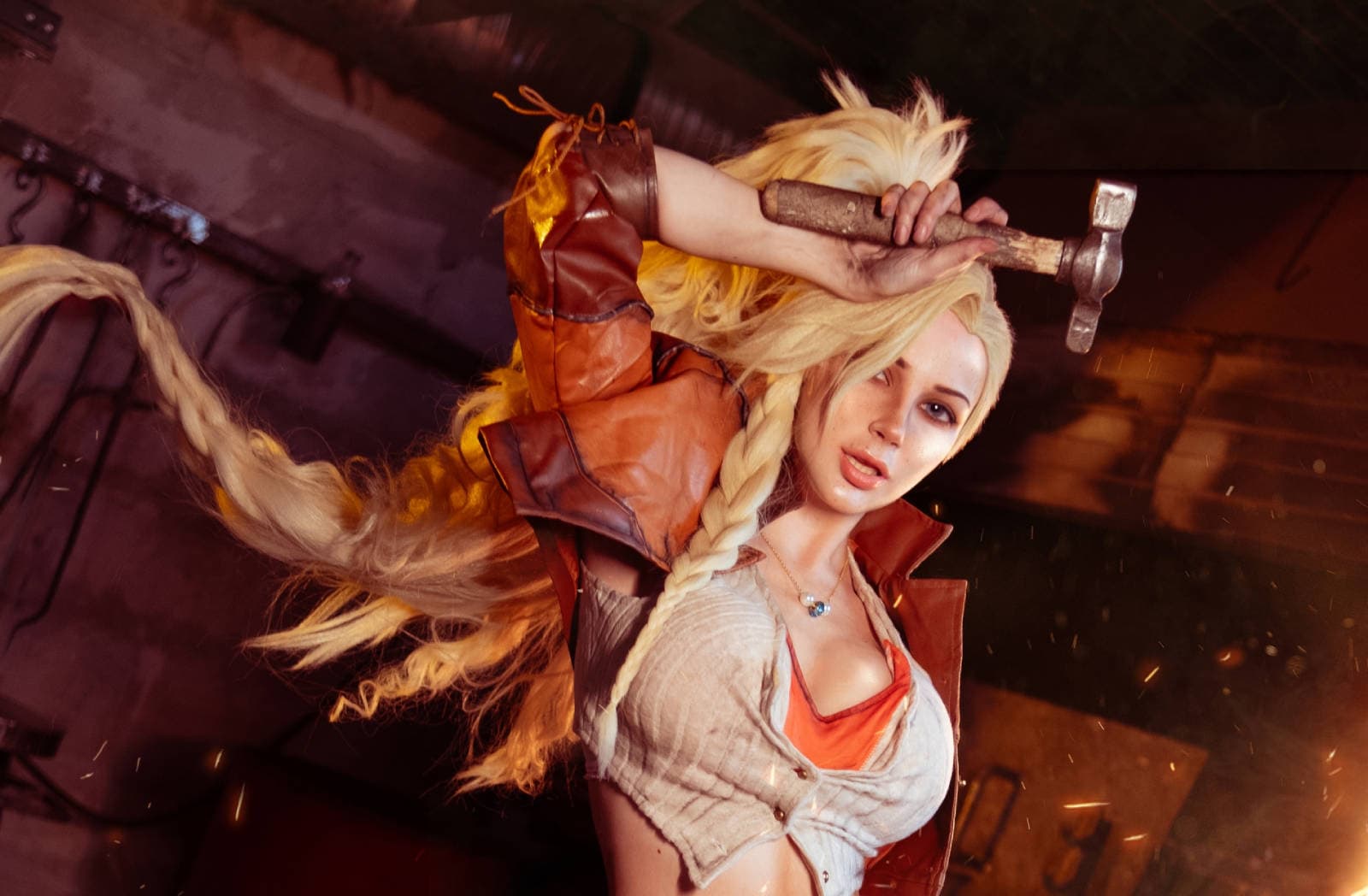 «Пора ковать»: косплеерша перевоплотилась в Джемму из Monster Hunter Wilds