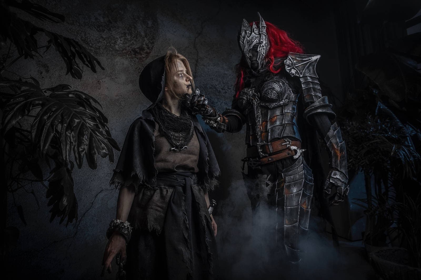 Косплееры в кандалах воплотили Дервлу и Мученицу из Lords of the Fallen