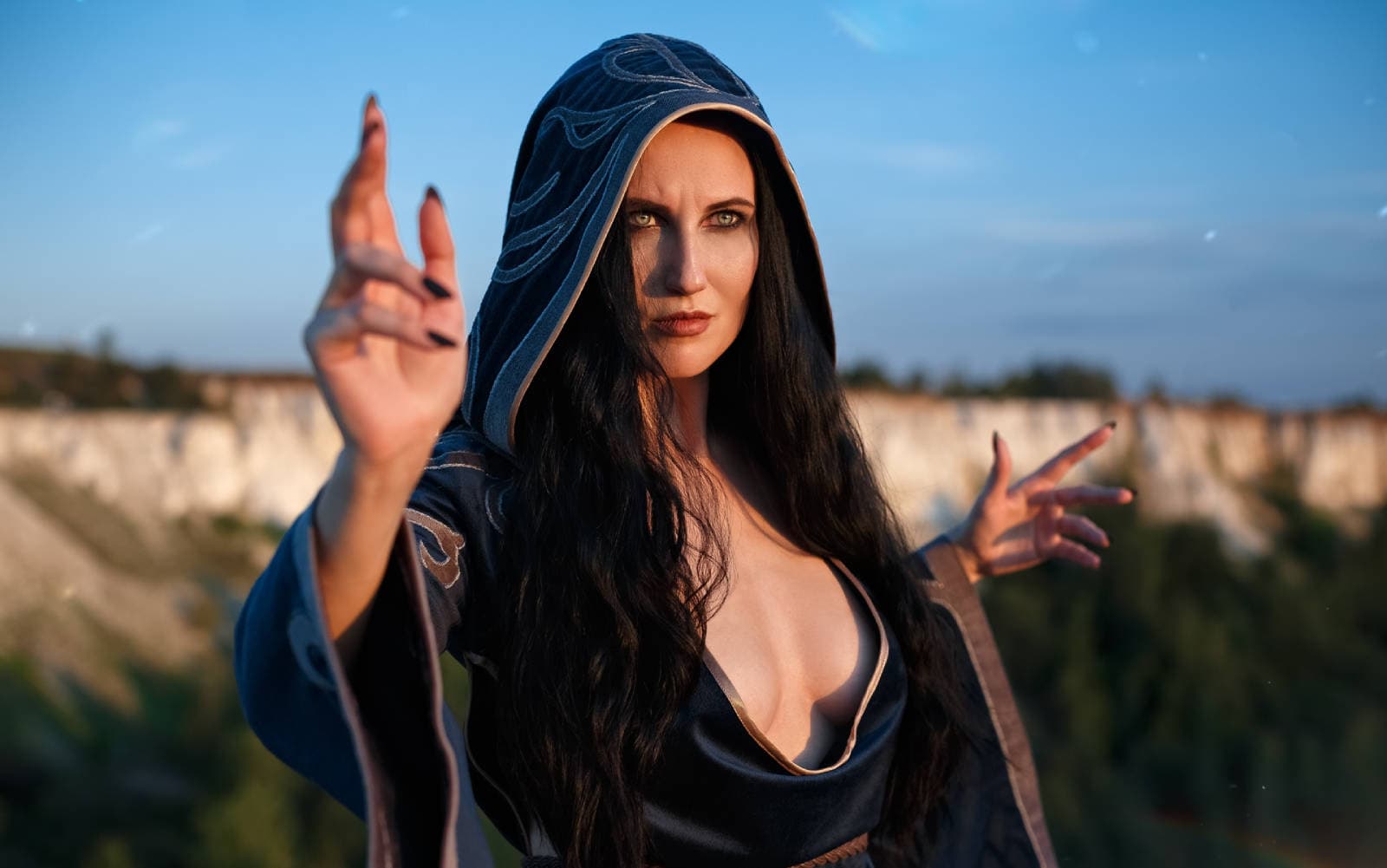 Повелительница ночи: модель показала косплей Ноктюрнал из вселенной серии The Elder Scrolls