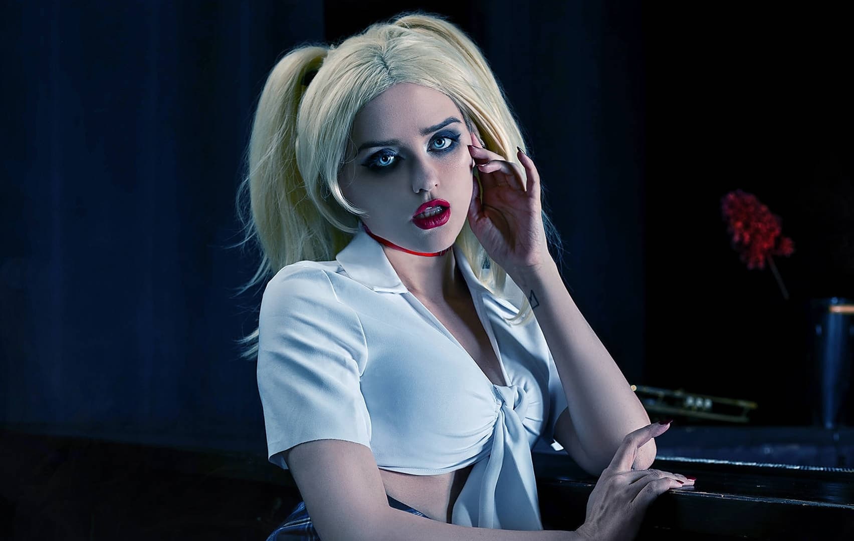 Elysium Club Co‑Owner: Model Portrays Jeanette Voerman from Vampire: The Masquerade — Bloodlines Elysium Club Co‑Owner: Model Portrays Jeanette Voerman from Vampire: The Masquerade — Bloodlines