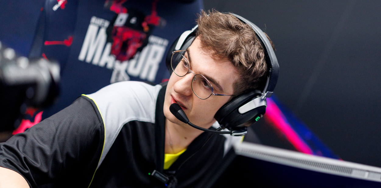 Стример Evelone192 приобрёл права на русскоязычную трансляцию мейджора по CS2