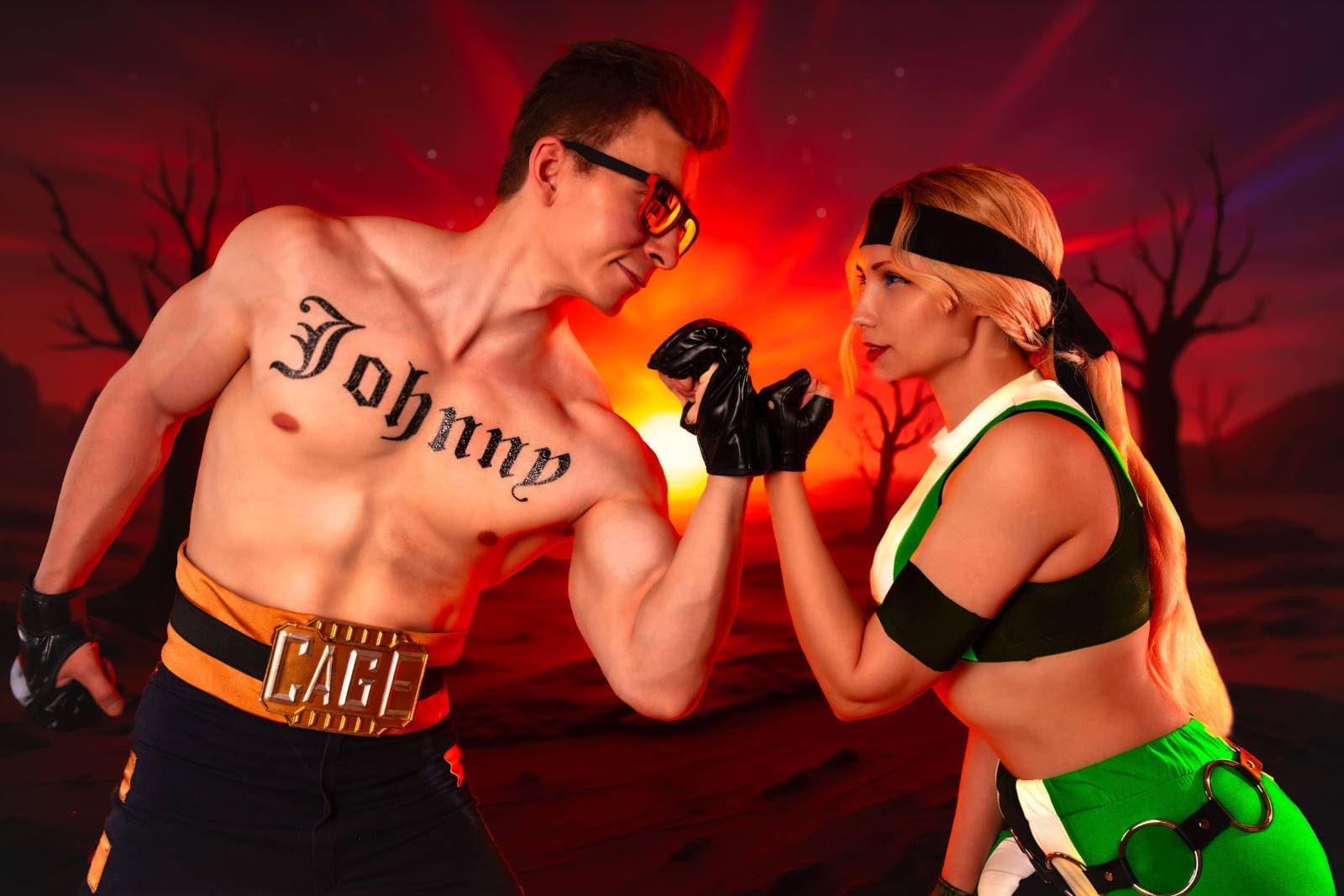 Фанаты косплея воплотили Джонни Кейджа и Соню Блейд из Mortal Kombat Фанаты косплея воплотили Джонни Кейджа и Соню Блейд из Mortal Kombat