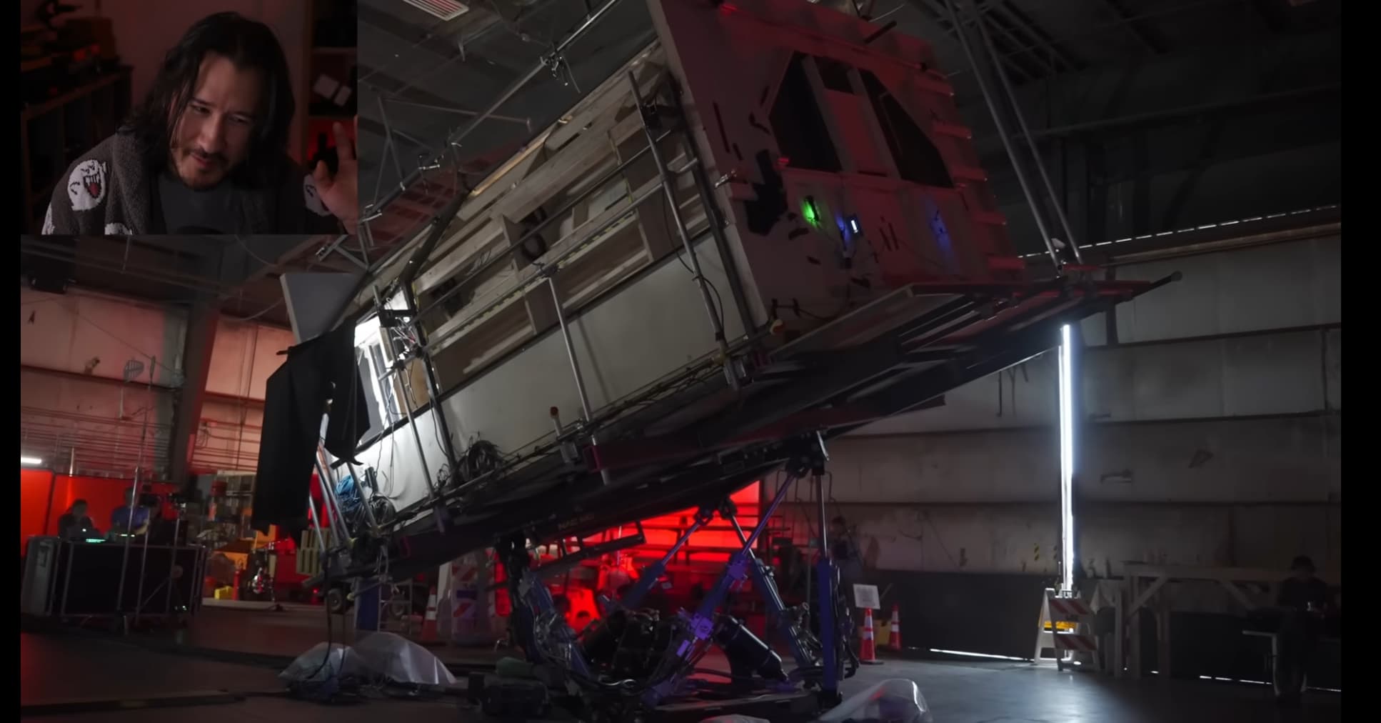 Кадр из фильма Iron Lung