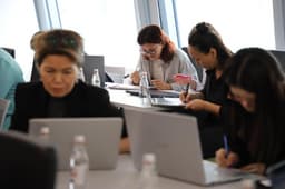 «Акселератор навыков ИИ для девушек» заработал в Казахстане