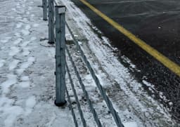 В Казахстане тестируют инновационное дорожное ограждение