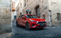 У соседей заметно дешевле: названы новые иномарки, которые доступны в Казахстане по цене Lada