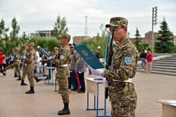 Казахстанцы получат повестки в армию через SMS и на портале Egov