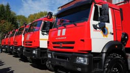 Пожарные машины на базе КамАЗа передали спасателям Восточного Казахстана