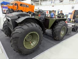 Полный привод и 5-ступенчатая «механика»: cнегоболотоход «ЗиС40 Комфорт +» представили на выставке «Мотозима 2025»