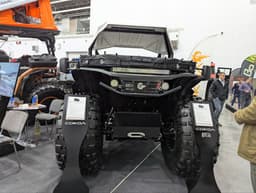 «Сокол Фермер»: на выставке «Мотозима 2025» показали компактный пикап-вездеход, который едет там, где другие буксуют