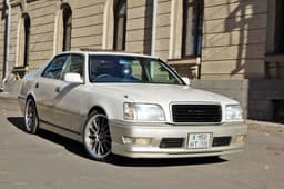 Роскошь своего времени: что такое Toyota Crown Majesta S150 и почему автомобиль считали почти президентским седаном