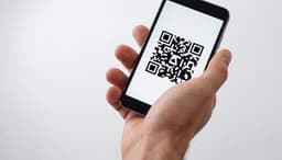 QR-код с «Госуслуг» могут приравнять к водительскому удостоверению россиянина