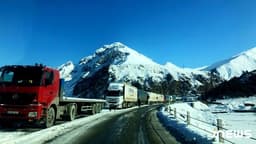 საქართველოს საზღვარზე 2500-ზე მეტი სატვირთო ავტომობილი დაგროვდა