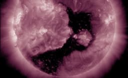 A test for the weather-sensitive: magnetic storms will continue on Earth for another 2-3 days