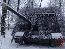 Стальные гирлянды: защиту танков Т-72Б3М усилили необычным образом