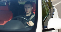 Три тысячи вопросов и рост цен: чего ждать ученикам автошкол в 2026 году