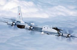 For the First Time in the History of the Russian Navy: Tu-142MK Aircraft Refueled in the Air at the North Pole