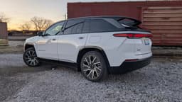 Jeep Wagoneer S 2026: первый электровнедорожник марки