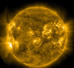 The sun woke up: two powerful flares occurred on January 12