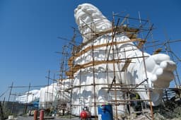 Конор Макгрегор вдохновился армянским проектом и хочет установить гигантскую статую Христа в Ирландии