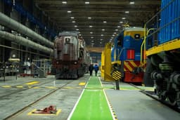 Two new TEM18DM shunting locomotives manufactured for a Belarusian company