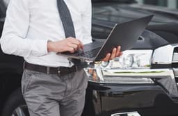 Сотни ввезённых авто россиян застряли в портах