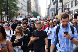 Russian Mobile Operators Start Charging for Unlimited Internet on Old Tariffs