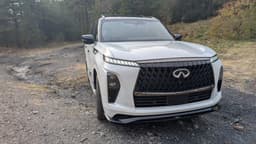 Infiniti QX80 Sport 2026: эффектный флагман, который удивляет за рулём